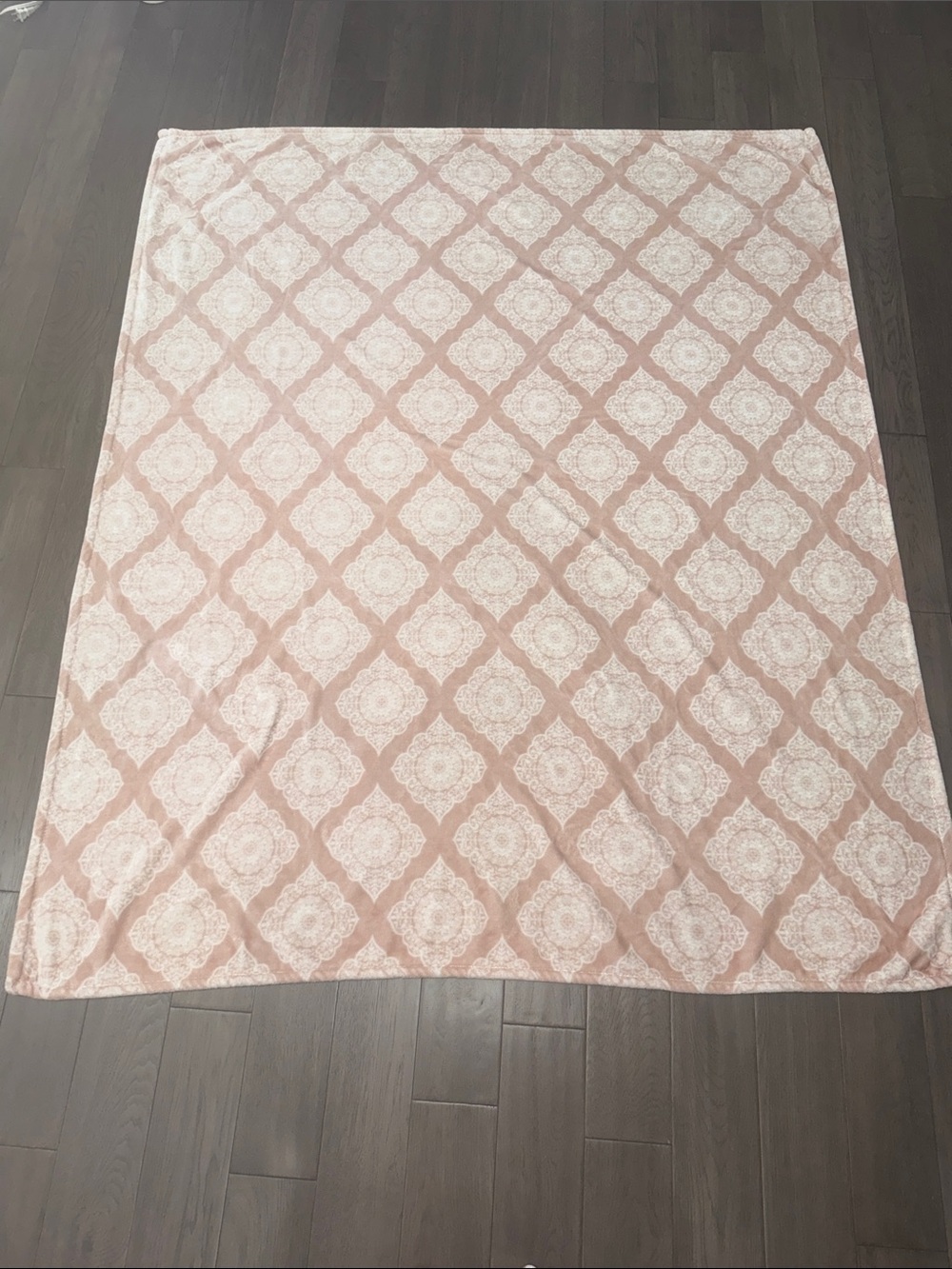 Pink Decorative plush Throw Blanket with White Medallion Pattern